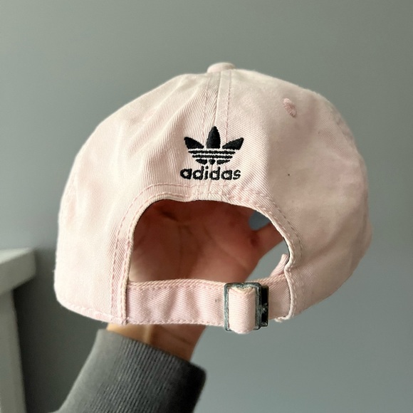 super cute pink adidas hat - Picture 5 of 5